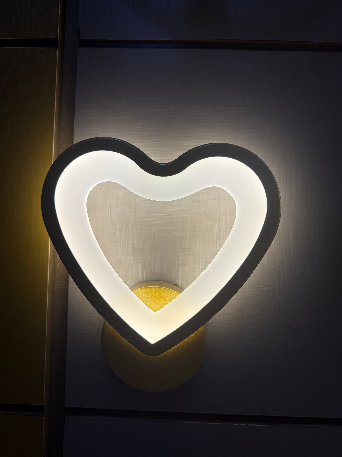 Golden Heart Shape Wall Lamp
