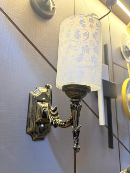 Elegant Wall Lamp