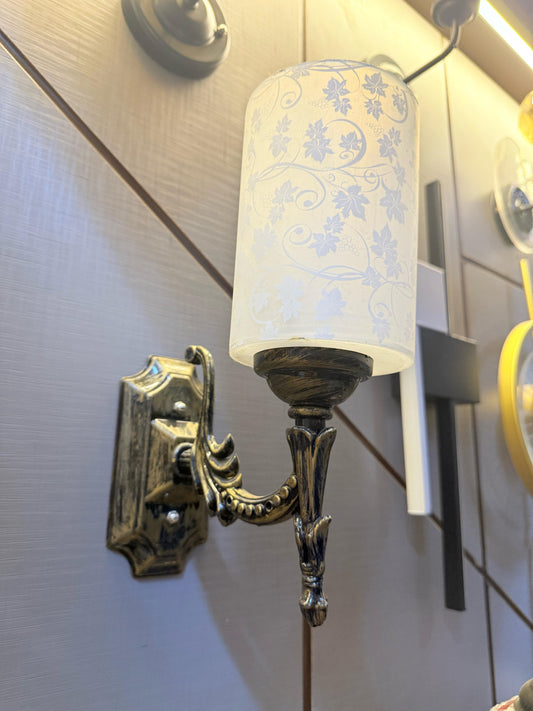 Elegant Wall Lamp